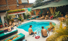 Гостиница Viajero Hostel Cali & Salsa School  Кали
